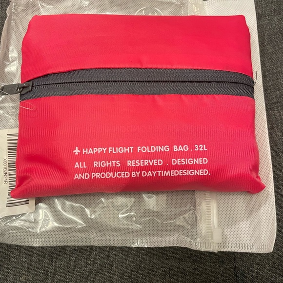 New Travel Essential Items - Picture 6 of 8